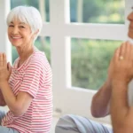 1734-Femme-senior-meditant méditation - activités proposées